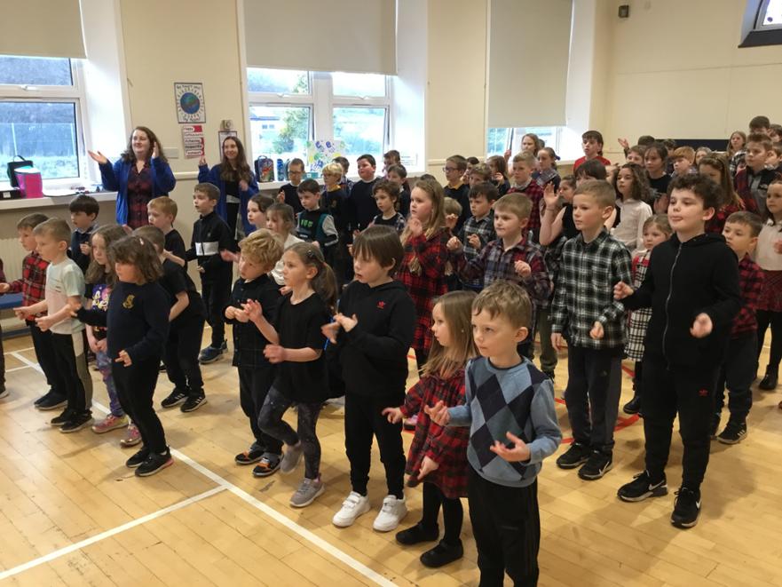 25. school singing caledonia 